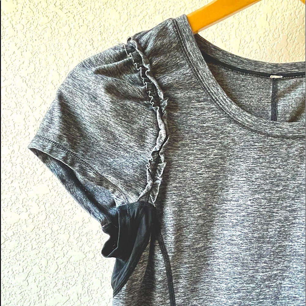 Lululemon top size 6